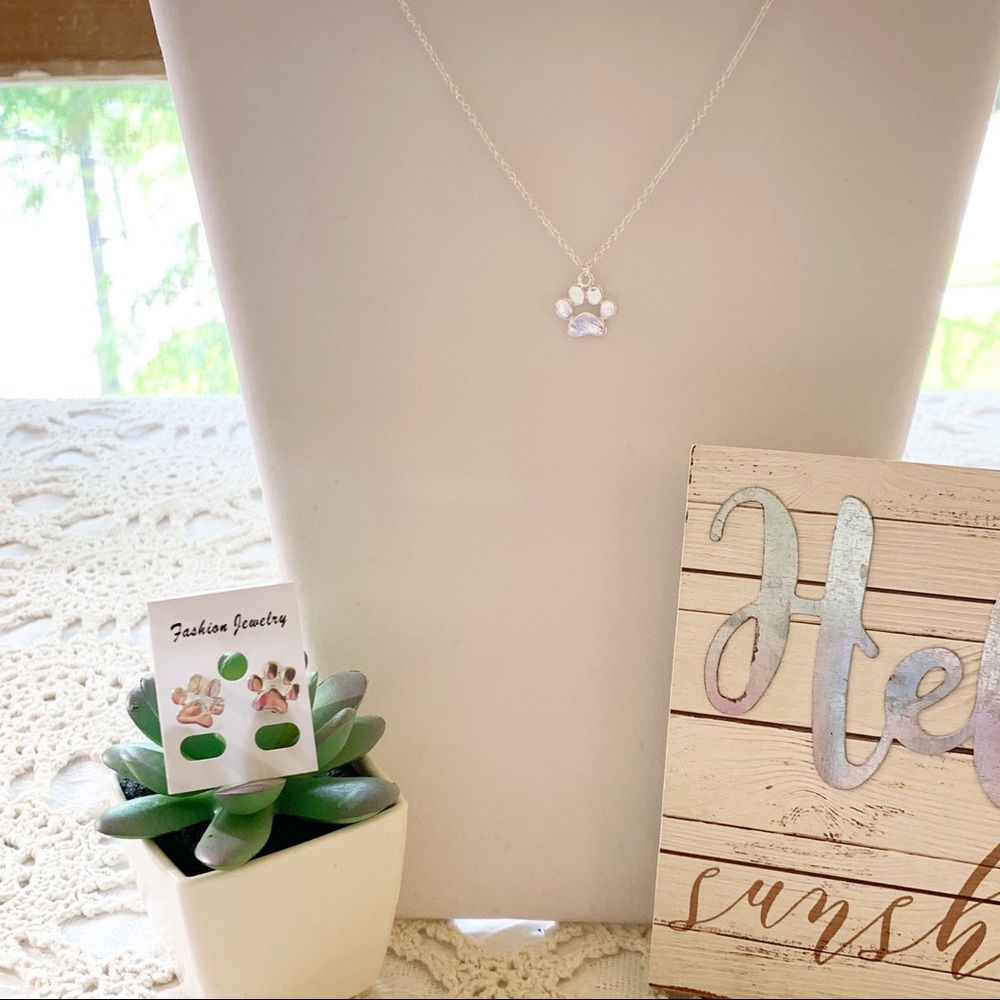 Paw 🐾 Print Dainty Silver Necklace🐶💗 - Picture 7 of 7